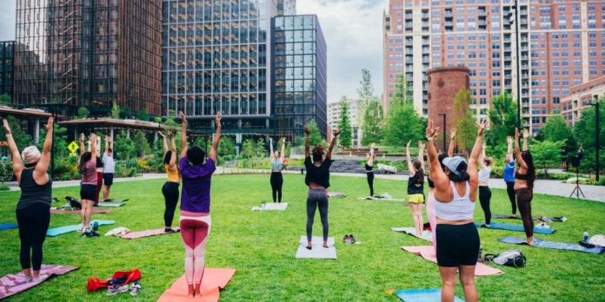 The Ultimate Guide to Reclaiming Your Peace: The Transformative Power of Outdoor Yoga